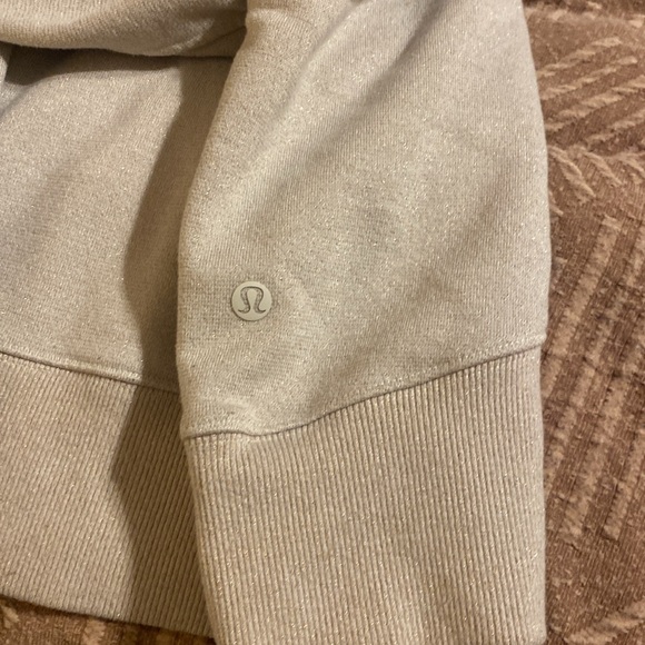 Lululemon loungeful cropped hoodie in Beige with sparkle. Size 6. - Picture 8 of 9